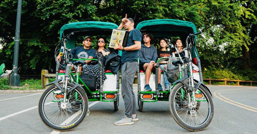 NYC: Central Park Celebrity Homes & Film Spots Pedicab Tour - From West 58th Street to Wollman Rink
