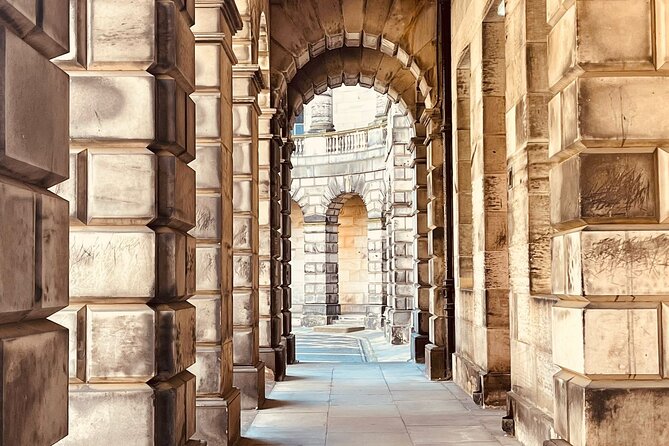 Old Town Walking Tour - Niddry Street and the Old Town’s less obvious stories