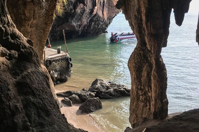 Only 9 pax/trip! Sunrise in Phangnga & No-crowd James Bond visit - Guides, group size, and the human side