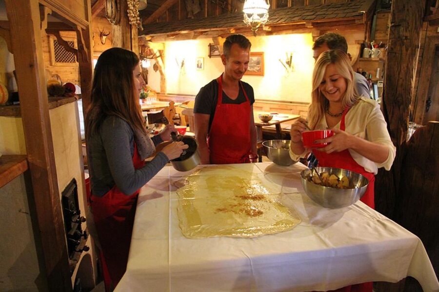 Original Sound of Music Tour & Edelweiss Cooking Class - Goulash Soup and Dietary Choices