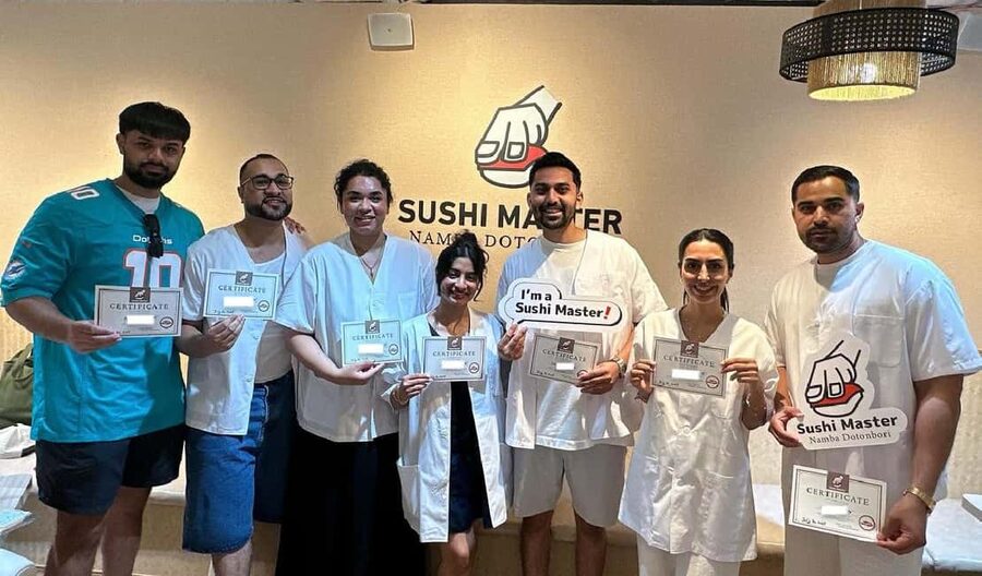 Osaka: Sushi Making in Spacious Studio (SAME-DAY OK!) - Eating what you make