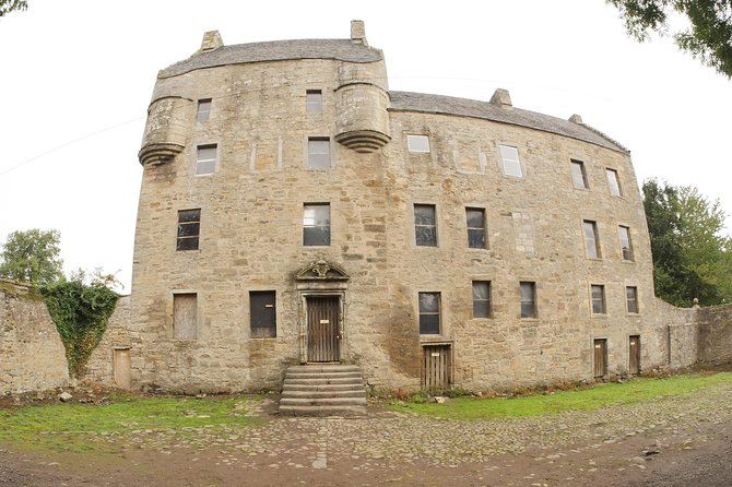 Outlander Blood of my Blood 3 location day tours from Edinburgh - Doune Castle as Castle Leoch