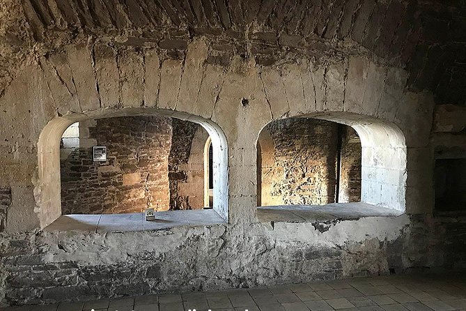 Outlander Blood of my Blood 3 location day tours from Edinburgh - What the private vehicle really adds
