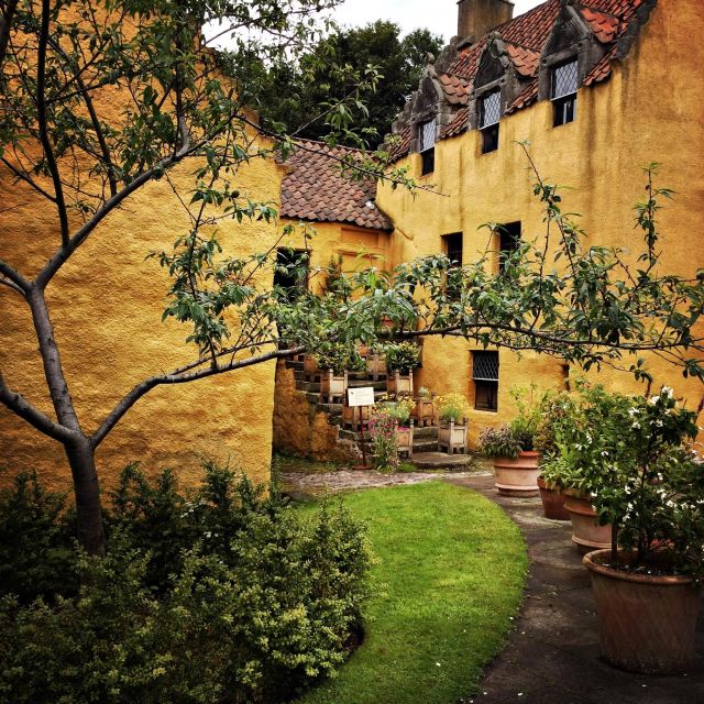 Outlander Odyssey: Private Outlander Filming Locations Tour - Falkland Palace and 1940s Inverness