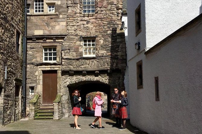 Outlander Walking Tour of Edinburgh's Old Town - Bakehouse Close delivers the clearest filming connection