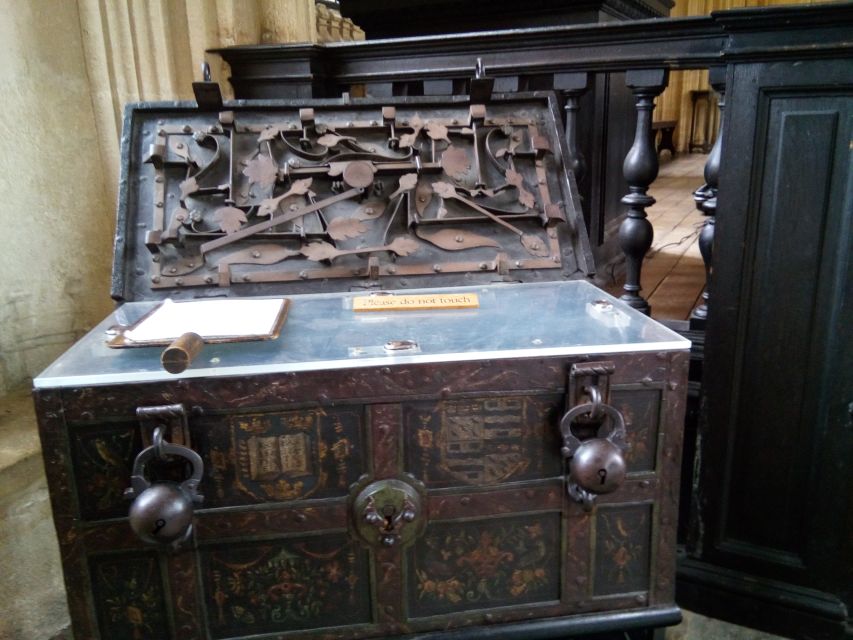 Oxford: Christ Church Harry Potter Film Locations Tour - Christ Church and the staircase that feels like Hogwarts