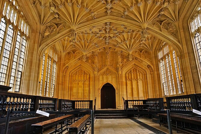 Oxford Harry Potter Film Locations Walking Tour by Alumni™ - Guide quality and the value of a small group