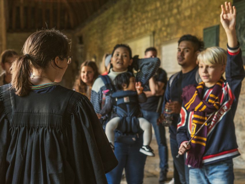 Oxford: Harry Potter Walking Tour Including New College - The Hogwarts quiz makes a short walk more social