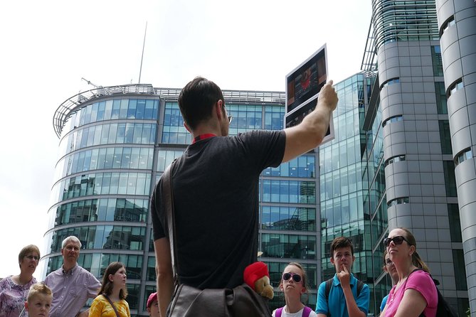 Paddington Bear Walking Tour - Following Paddington from Peru into London
