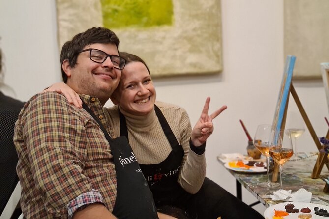 Painting party at Art Bottega - Paint & Wine Studio in Rijeka - Friendly hosts and clear instruction