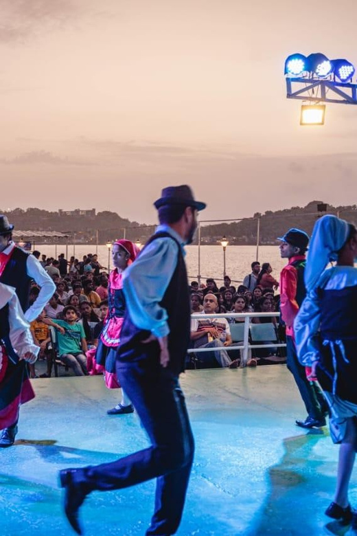 Panaji: Sunset Boat Party with Bollywood DJ and Dance Shows - Santa Monica: a simple starting point
