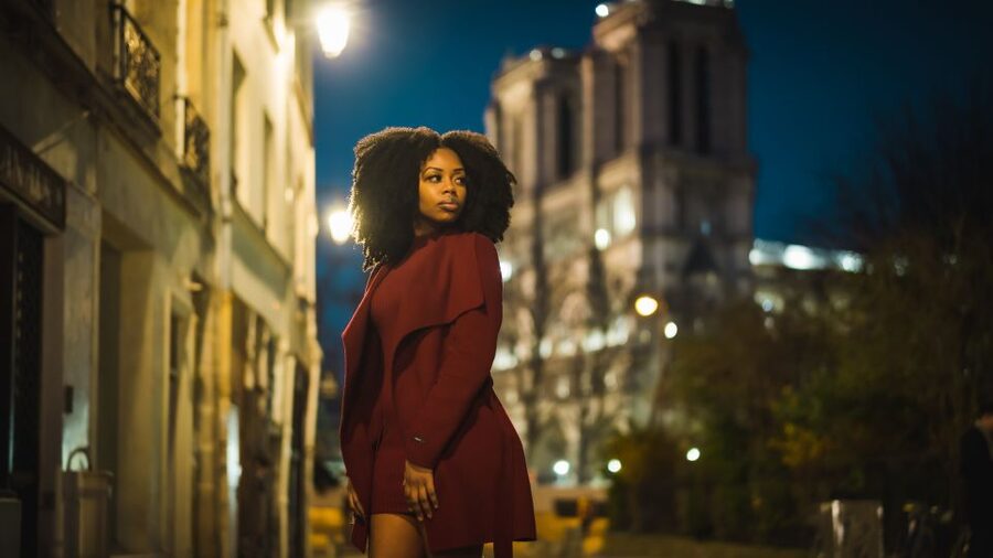 Paris: Premium Film Director Photoshoot & Natural Direction - Timing, crowds, and the weather question