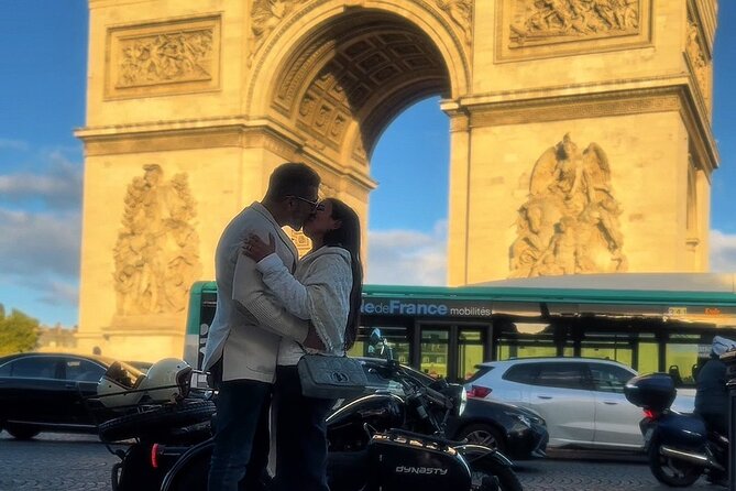 Paris: Shoot a Vertical Video on a Sidecar with a Pro Filmmaker - A vintage sidecar gives Paris a different rhythm