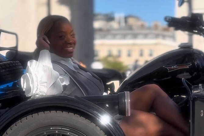 Paris: Shoot a Vertical Video on a Sidecar with a Pro Filmmaker - What the $199 price means in practical terms