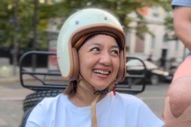 Paris: Shoot a Vertical Video on a Sidecar with a Pro Filmmaker - Who will get the most from this experience