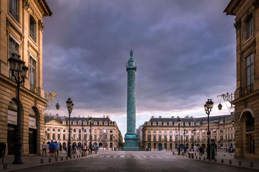 Paris: The Da Vinci Code Walking Tour with a Local Guide - Following Langdon toward the Palais Royal