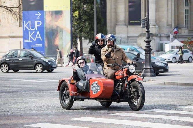 Paris Vintage Sidecar Tour – Emily in Paris highlights - Palais Royal and the black-and-white columns
