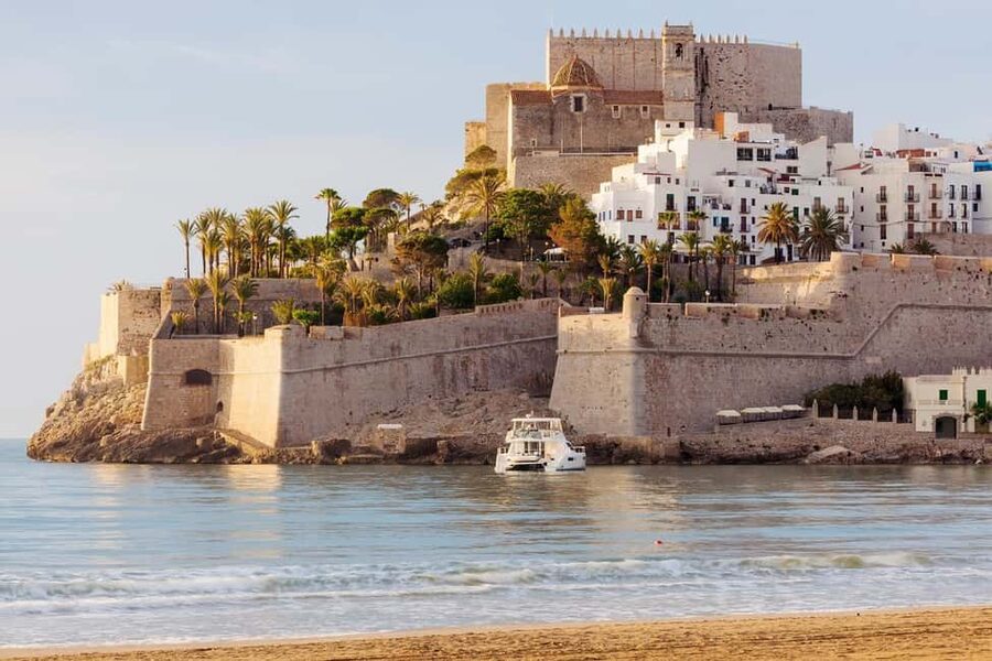 Peñíscola Day Tour: Game of Thrones, Castle Lunch, & Beach Time - Ninety minutes for beach time or your own route