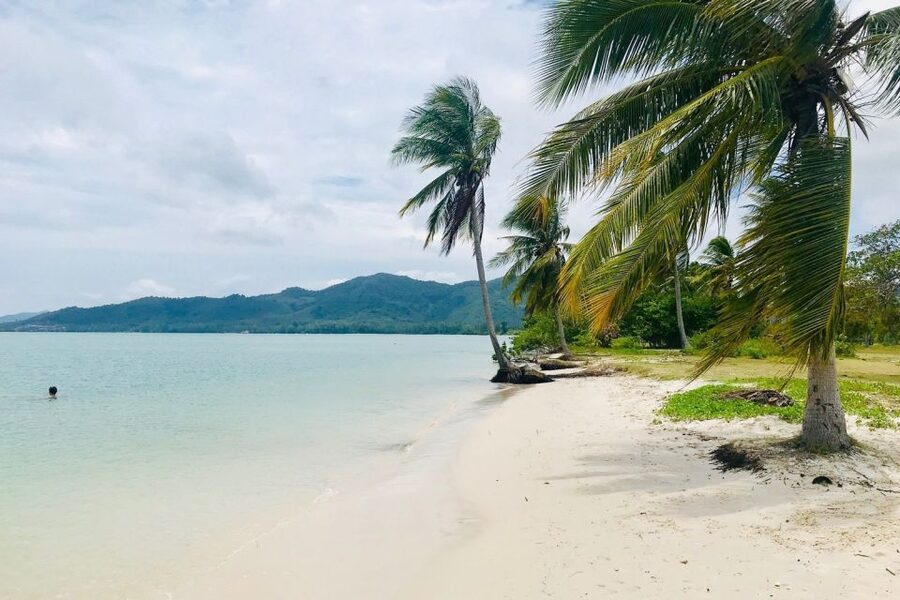 Phang Nga Bay: Early Bird James Bond & Beyond Tour - Lod Nai cave and the mangrove canoe ride