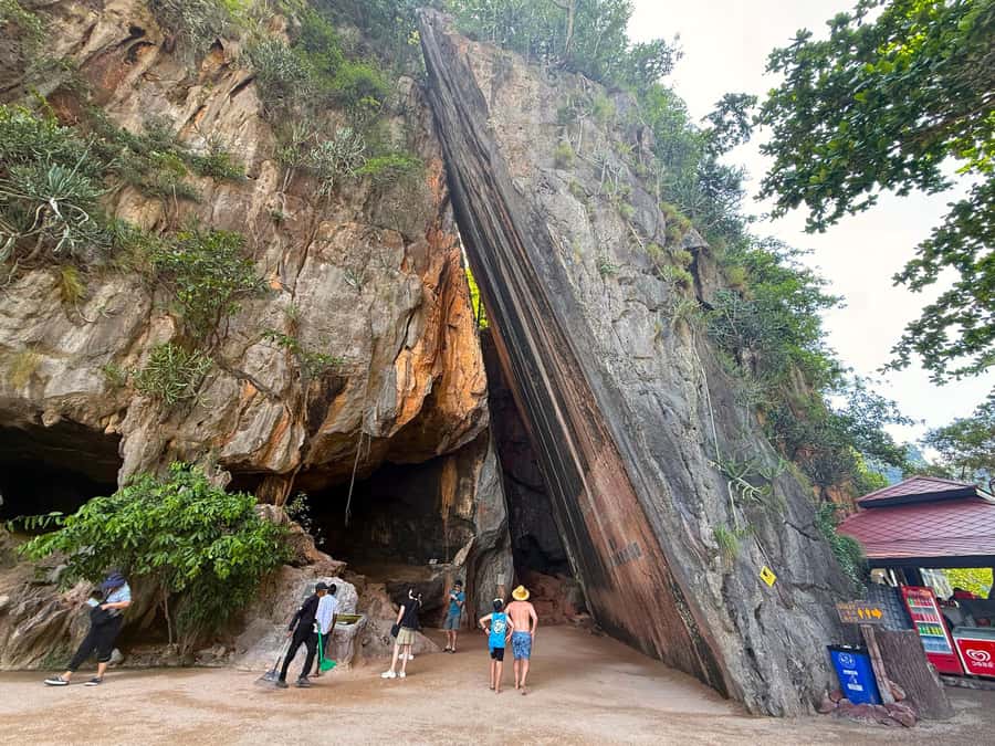 Phang Nga: Private Longtail Boat to James Bond & Koh Panyi - What the private format really changes