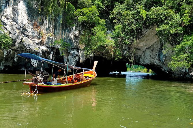 Phang Nga Sunset and James Bond Island - Dinner and daily life at Ko Panyi