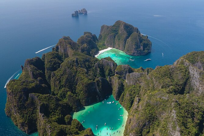 Phi Phi + James Bond islands Full day - Combo - Starting at Royal Phuket Marina