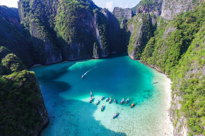 Phi Phi + James Bond islands Full day - Combo - The guide, group size, and language question