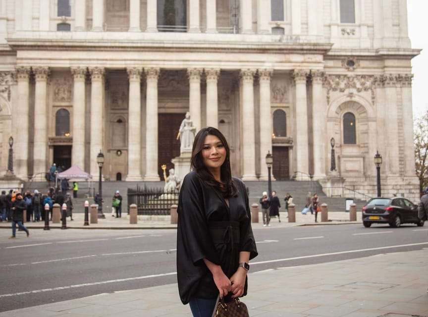 Photoshoot at Notting hill,Covent Garden,St Paul Cathedral - Who should book this London photo session?