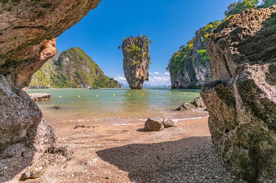 Phuket: Day Trip To Phi Phi, Maya and James Bond Islands - Hong Island by canoe or kayak