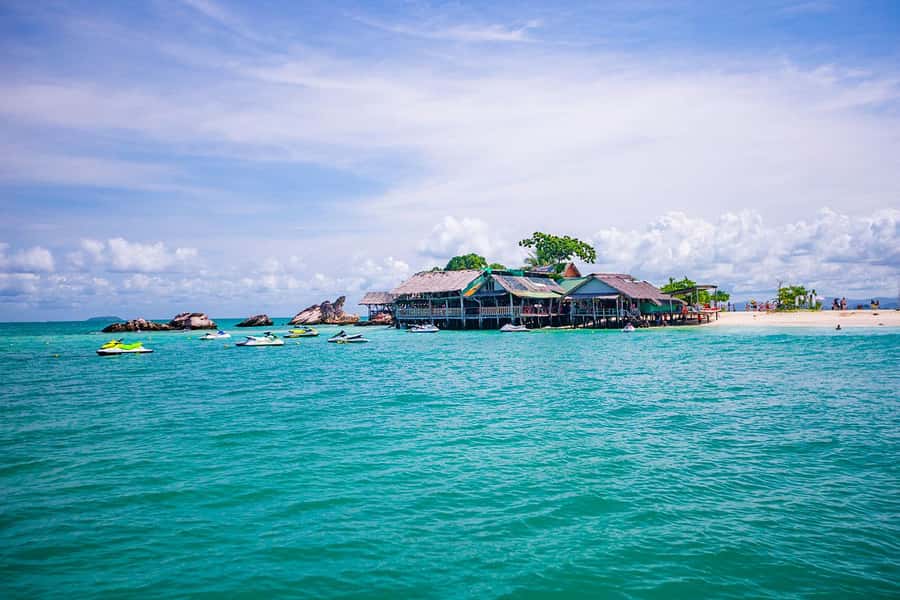 Phuket: James Bond and Khai Islands Day Trip by Speedboat - The famous photo stop at James Bond Island