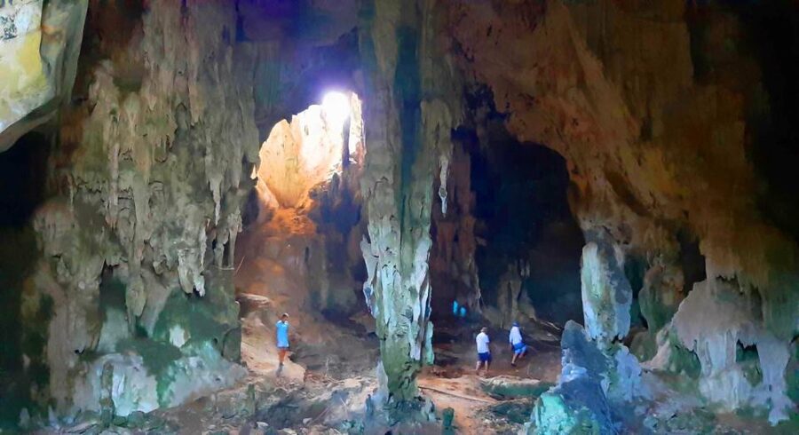 Phuket: James Bond Island By Private Long Tail With Canoeing - Canoeing into Lod Cove