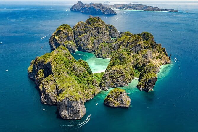 Phuket: James Bond Island by Speedboat - Hong Island by traditional canoe