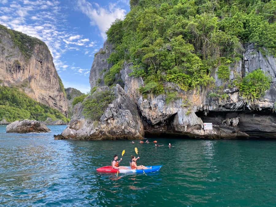 Phuket: James Bond Island Canoeing & Sunset Yacht Dinner - Who should book this experience