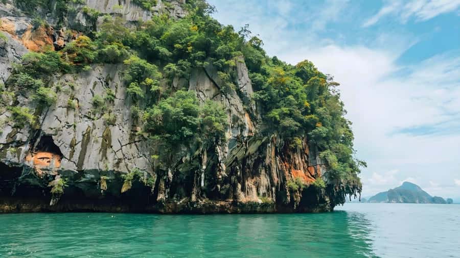 Phuket: James Bond Island Day Trip by Speed Boat with Lunch - Canoeing around Hong Island and through the caves