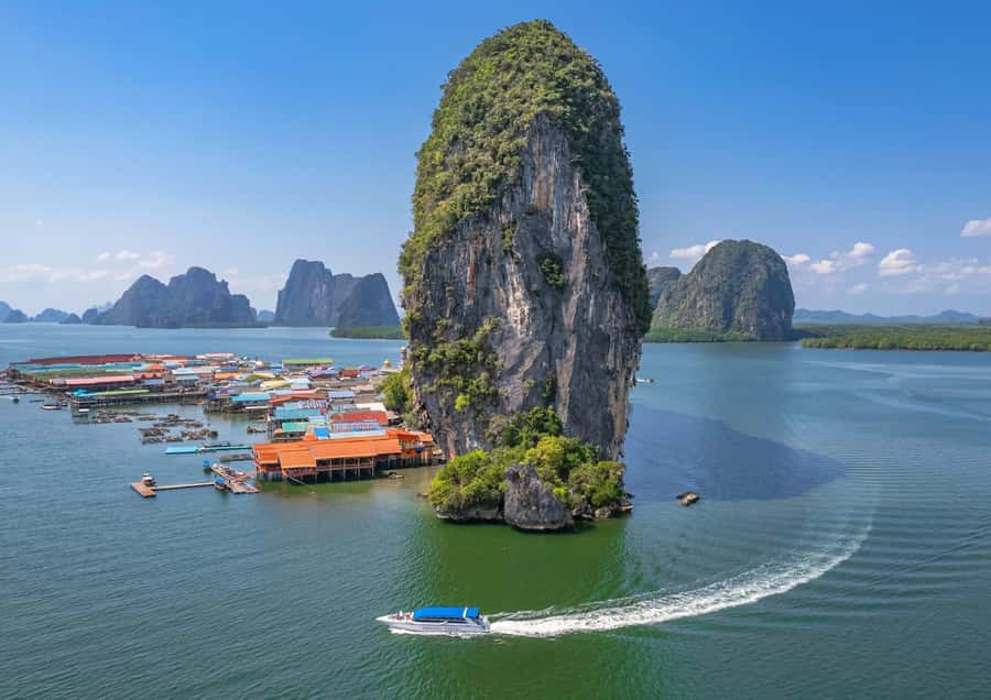 Phuket: James Bond Island, Floating Village Speedboat Tour - Panak Island and the first canoe trip