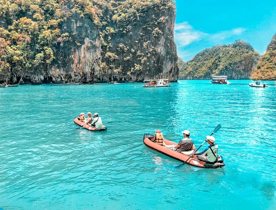 Phuket: James Bonds Island with Lunch and Sea Cave Canoe - Lunch and life on Panyee Island