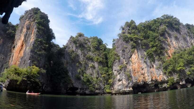 Phuket: Phi Phi & James Bond Island Combo Day Tour w/Lunch - Swimming in Pileh Lagoon and passing Viking Cave