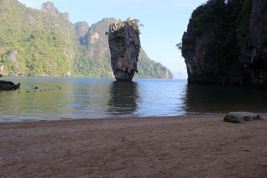 Phuket: Phi Phi & James Bond Island Combo Day Tour w/Lunch - Lunch, snorkeling, and free time on Phi Phi Don