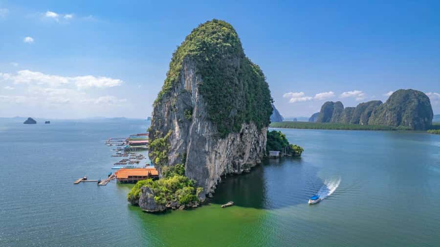 Phuket: Premium Day Trip to James Bond - Naka Island - Naka Island beach time
