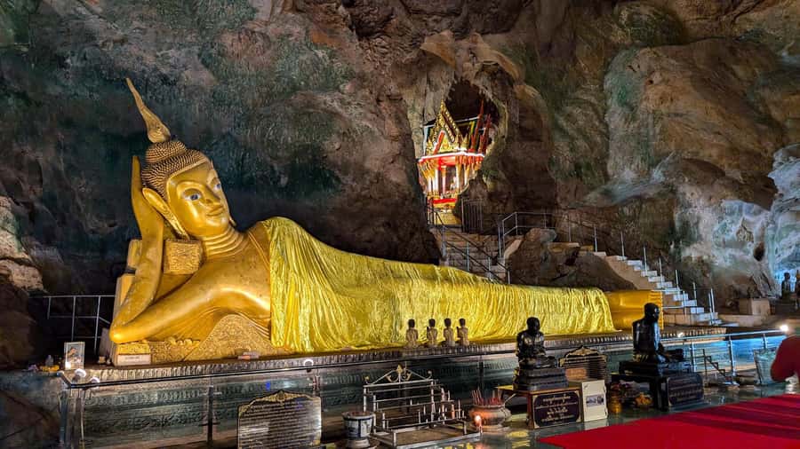 Phuket: Private Tour to James Bond, Ko Panyi & Samet Nangshe - James Bond Island: famous, narrow, and busy