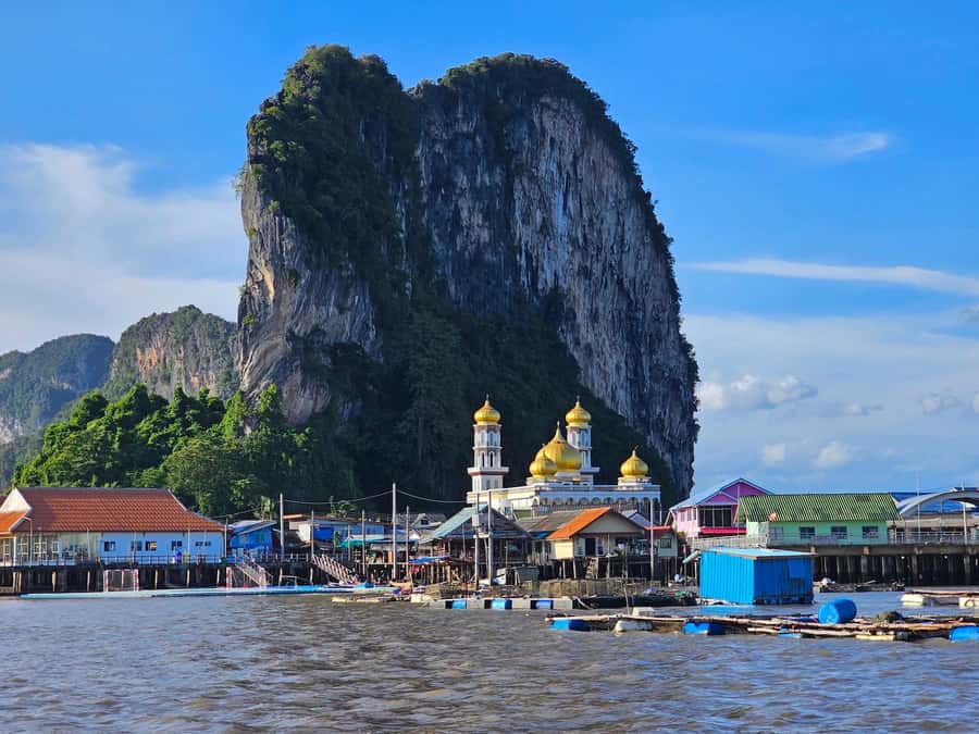 Phuket: Private Tour to James Bond, Ko Panyi & Samet Nangshe - A four-hour ride through Phang Nga Bay