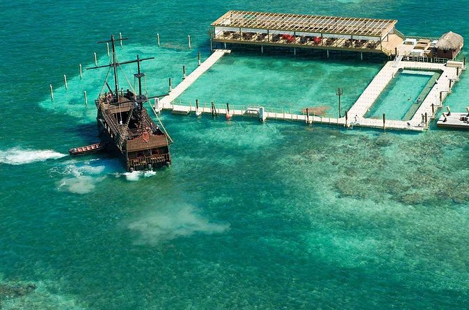 Pirates of the Caribbean Cruise- Snorkel, Sharks & Stingrays - How the group size affects the experience