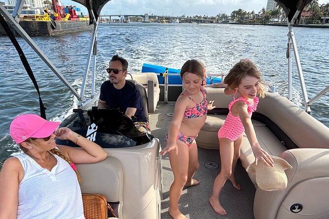 Pontoon Boat 26ft (12pp/115Hp) - Hollywood - FLL - SunBoat rental - Why this Dania Beach pontoon rental works