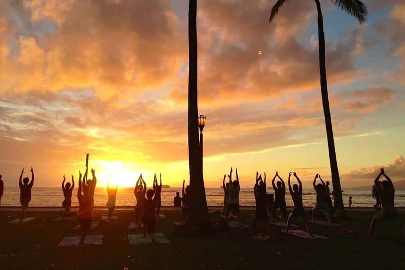 Port d'Alcudia: Yoga Pilates on the beach - The opening breathing session with Paquita