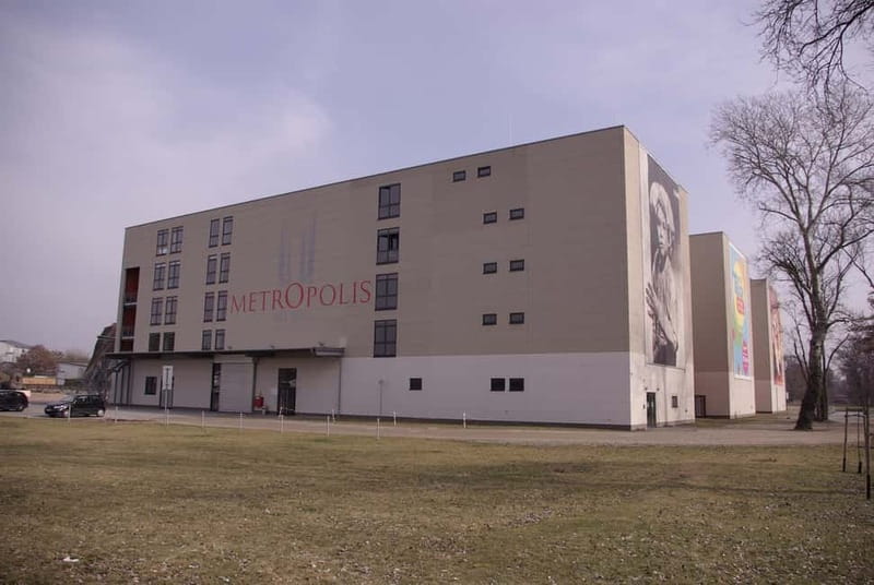 Potsdam-Babelsberg: 5-Hour-Tour "Film-History" by VW-Bus - Key points at a glance