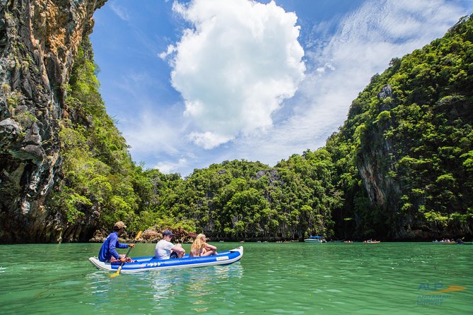 PREMIUM James Bond & Phang Nga bay & 2 Canoes - Hong Island and its lagoon from a canoe