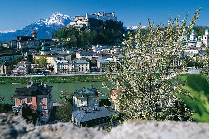 Private 2 Hour Sound of Music City Tour in Salzburg - Schloss Leopoldskron and the lake view
