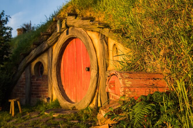 Private 3 Days Tour From Auckland: Hobbiton, Hamilton, Rotorua & Waitomo Caves - Hobbiton: the tour’s main event