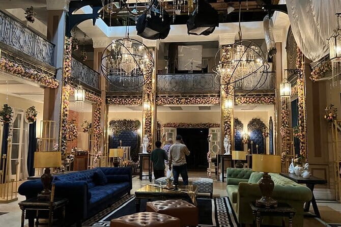 Private Bollywood Tour with Transport - Green screens, CGI, and the technical side
