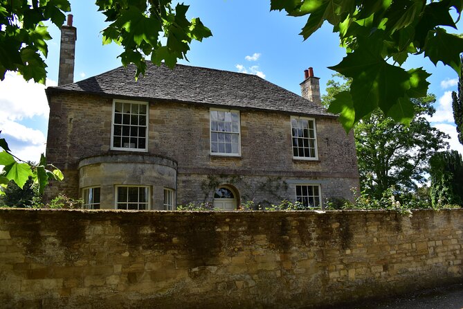 Private Downton Abbey Tour to Highclere Castle With Lunch Stop - Walking through Downton Village in Bampton